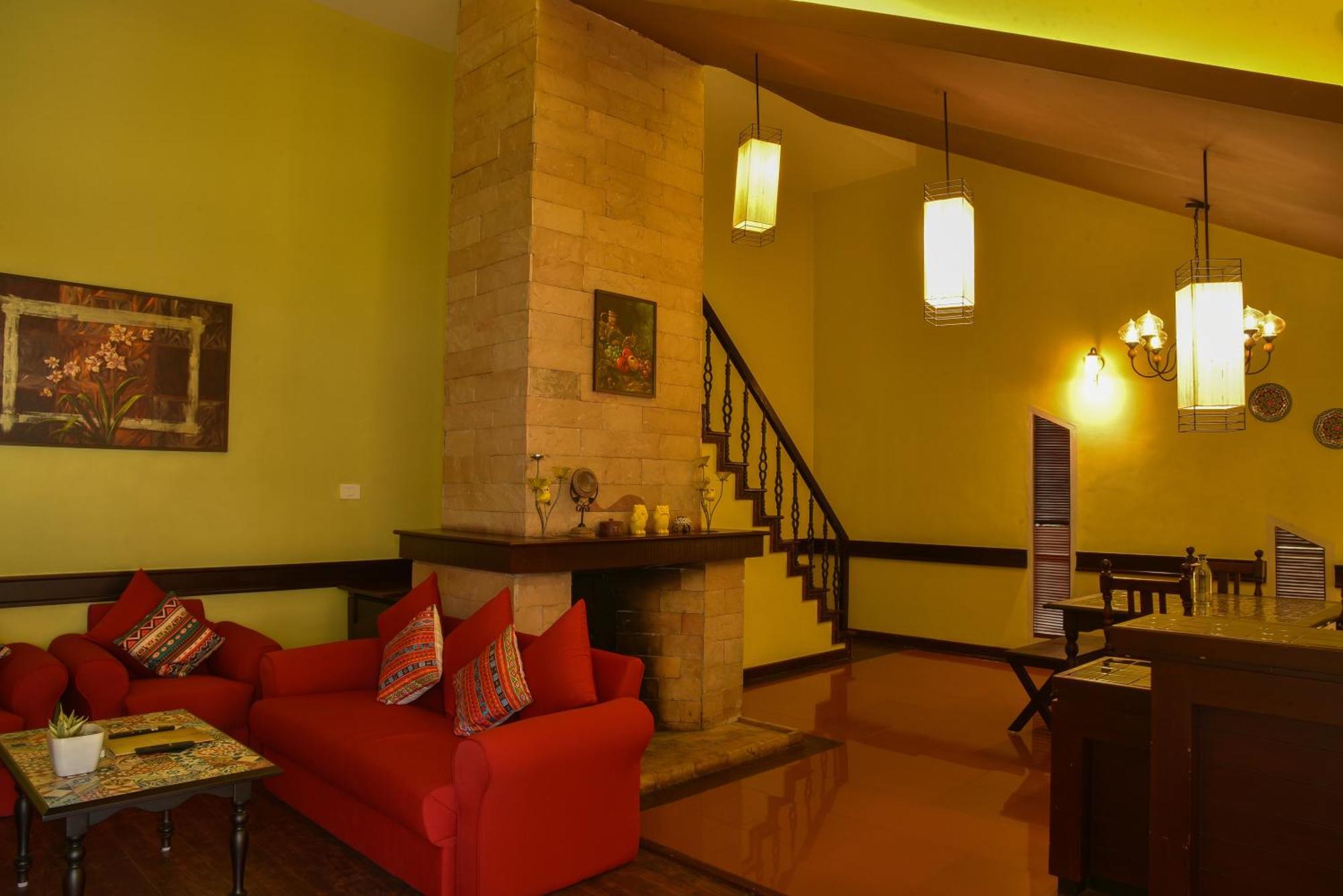 The Siena Village Chinnakanal Luaran gambar